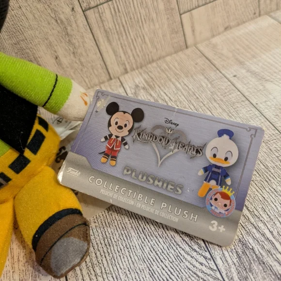 Disney Goofy Plush Toy - Black, Green, Yellow, Orange - Picture 3 of 6